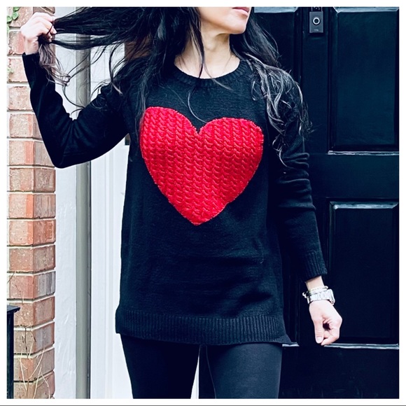 Love ❤️ Heart chic sweater - Picture 2 of 11